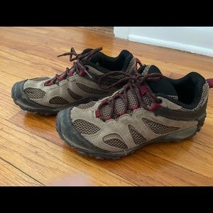 Merrell Hiking Boots size 6